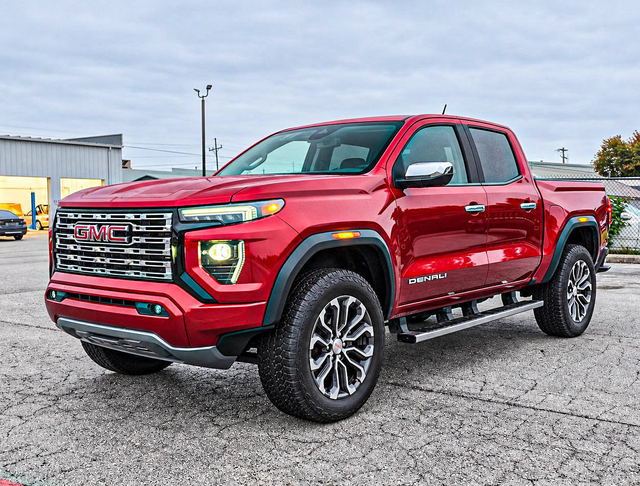 Used 2024 GMC Canyon Denali Truck Crew Cab