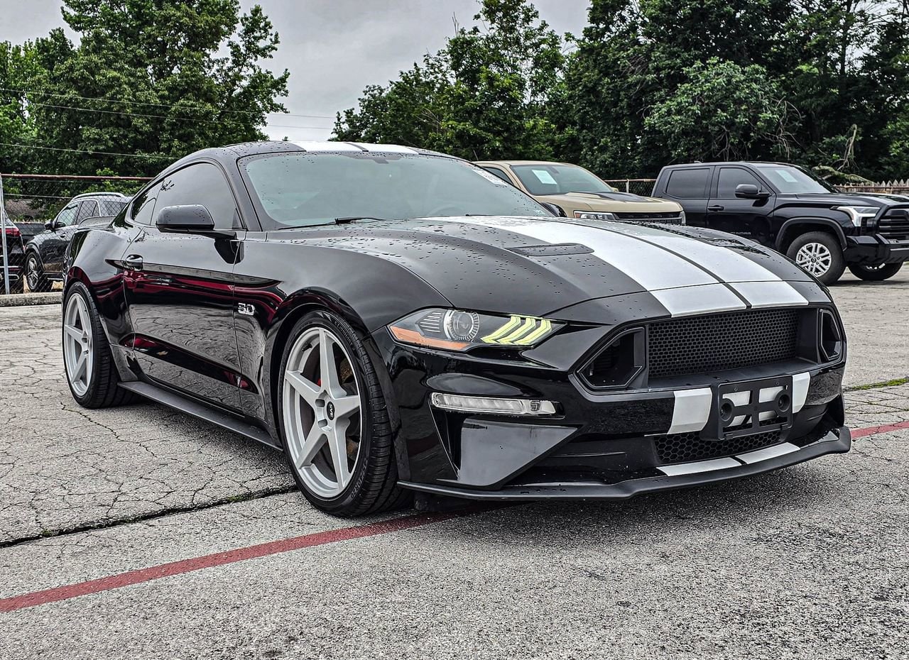 2020 Ford Mustang GT Coupe's photo