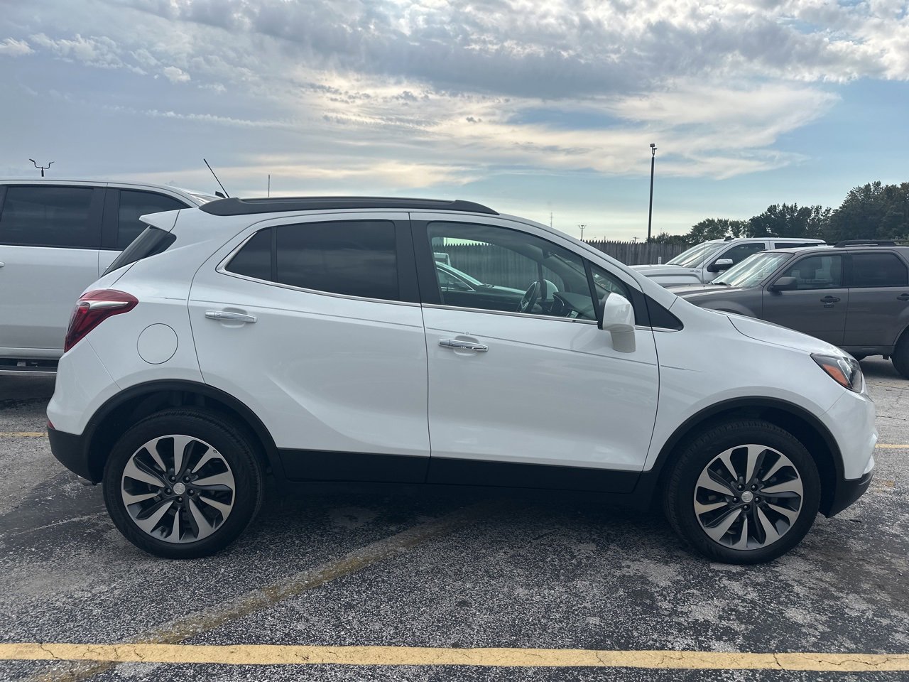 2022 Buick Encore Preferred photo 2