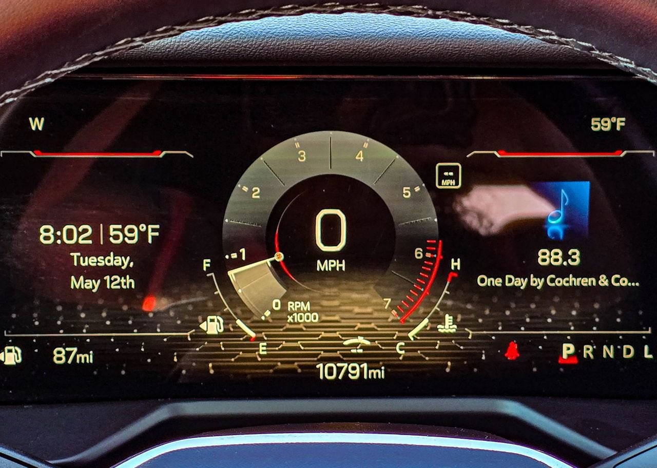2025 GMC Acadia Elevation - Photo 28