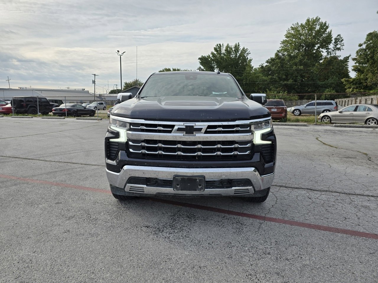 2022 Chevrolet Silverado 1500 LTZ photo 2