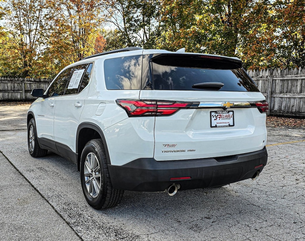 Used 2023 Chevrolet Traverse LT Cloth SUV