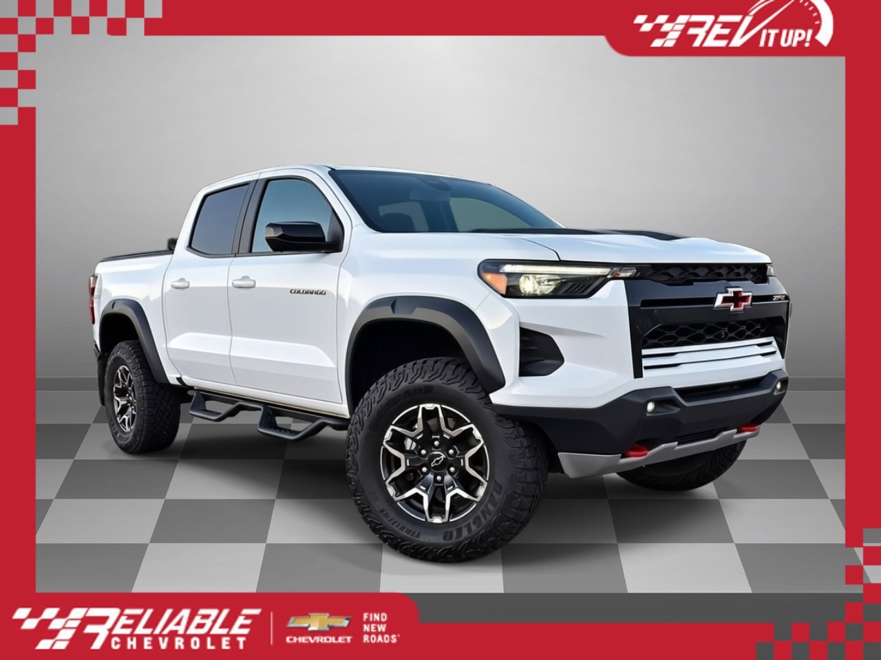Summit White 2024 Chevrolet Colorado Pickup Truck Four-Wheel Drive Automatic