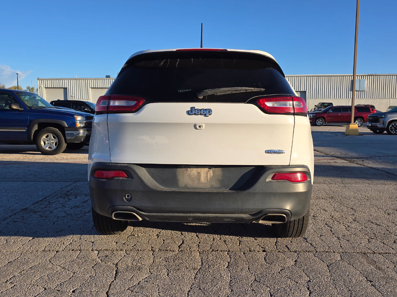 Used 2016 Jeep Cherokee Latitude FWD SUV