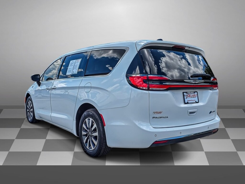 Used 2024 Chrysler Pacifica Plug-In Hybrid Select Van Passenger Van