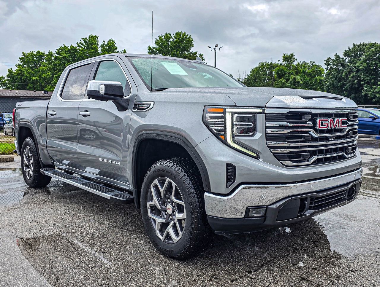 2023 GMC Sierra 4WD Crew Cab Short Box SLT's photo