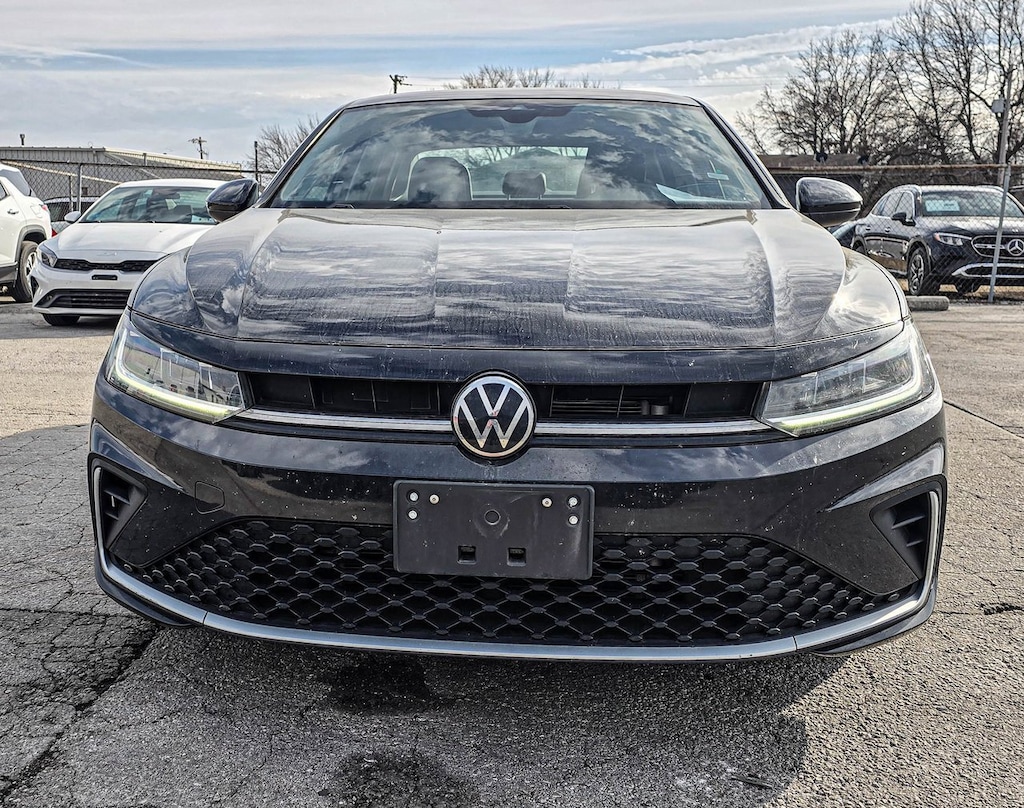 Used 2025 Volkswagen Jetta SE Sedan