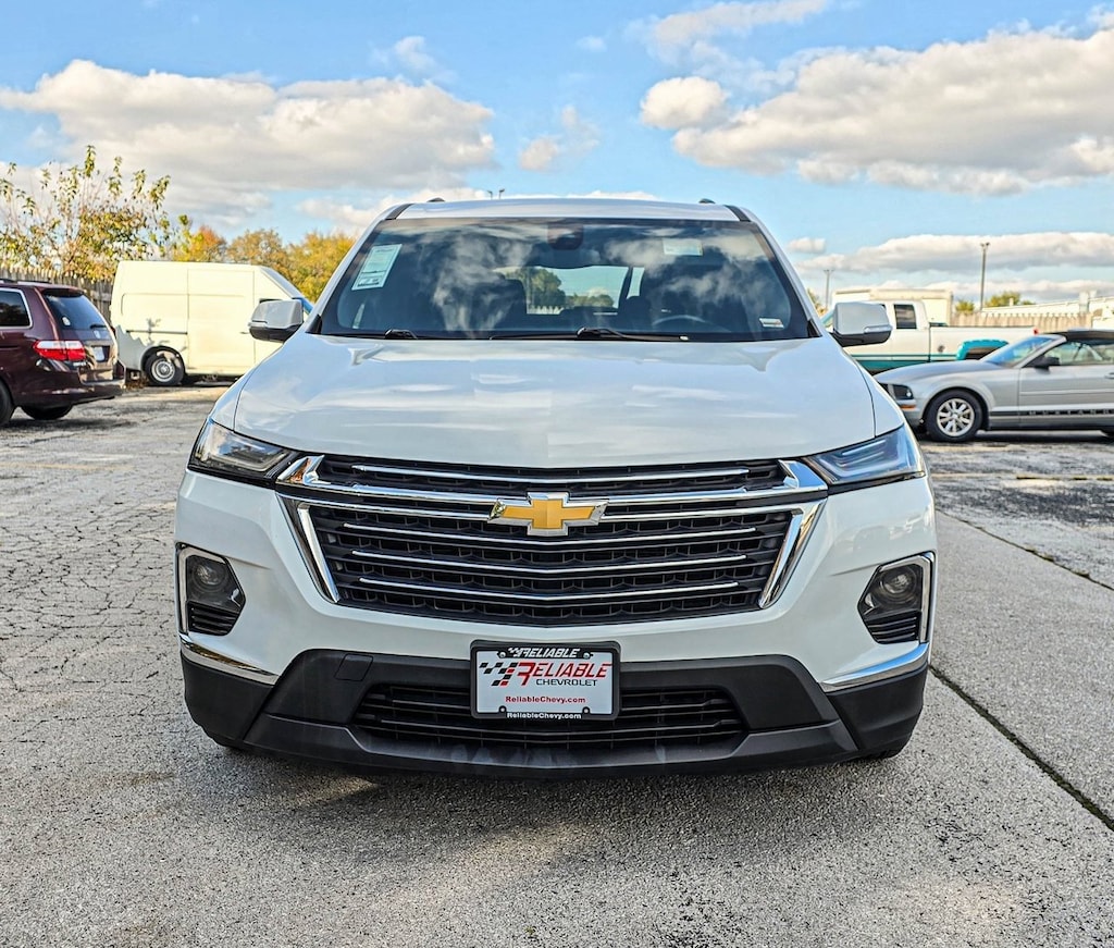 Used 2023 Chevrolet Traverse LT Cloth SUV