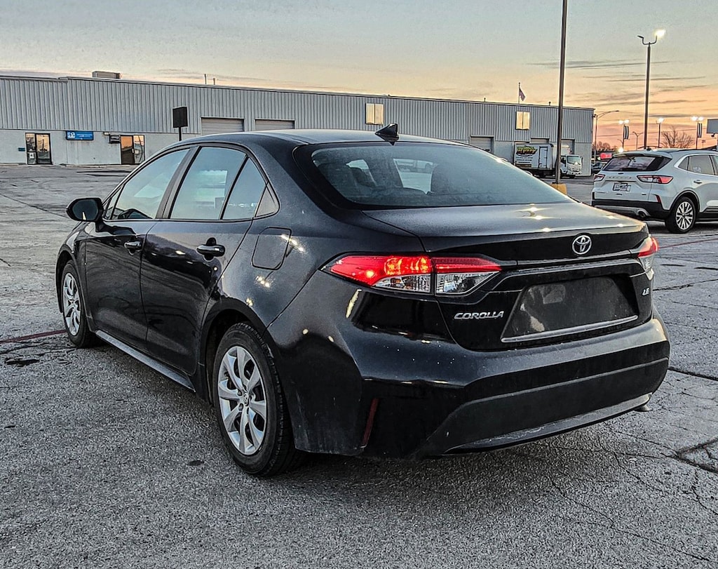 Used 2021 Toyota Corolla LE Sedan