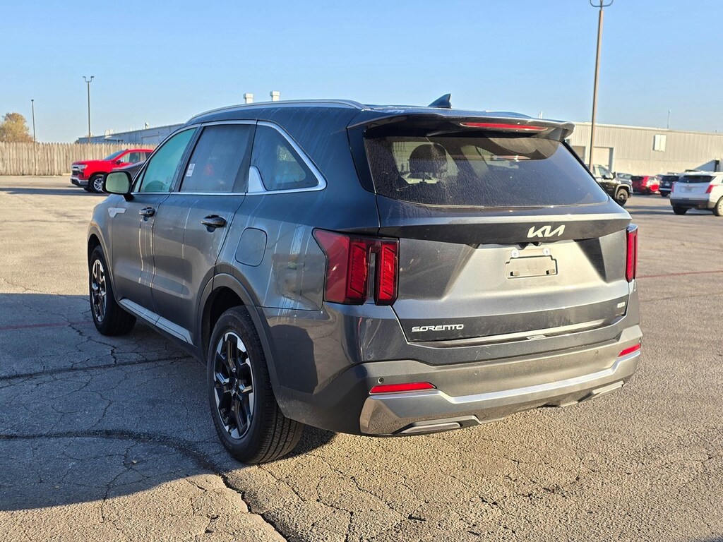Used 2024 Kia Sorento S SUV