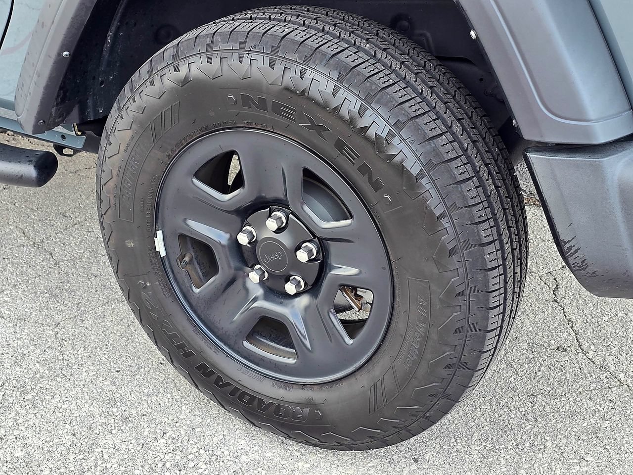 Used 2024 Gray Jeep Sport image 10