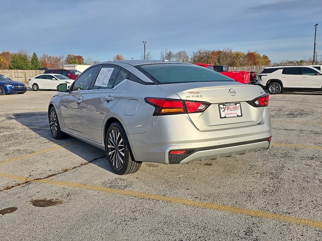 Used 2023 Nissan Altima 2.5 SV Sedan