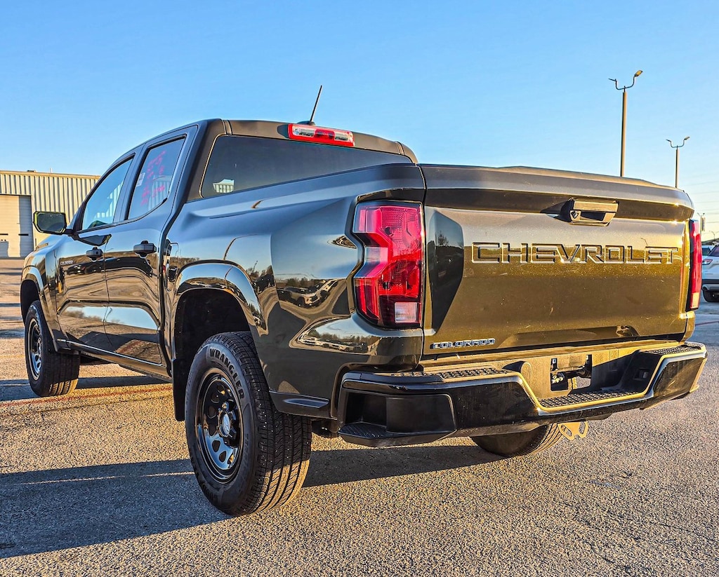 Used 2024 Chevrolet Colorado WT Truck Crew Cab