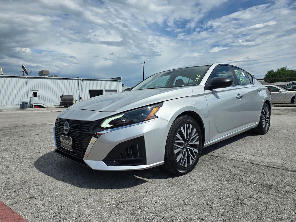 Used 2024 Nissan Altima SV FWD Sedan