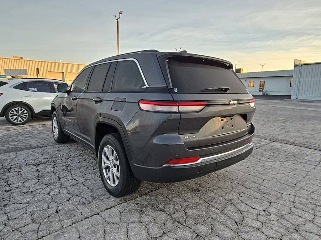 Used 2022 Jeep Grand Cherokee Limited 4x4 SUV