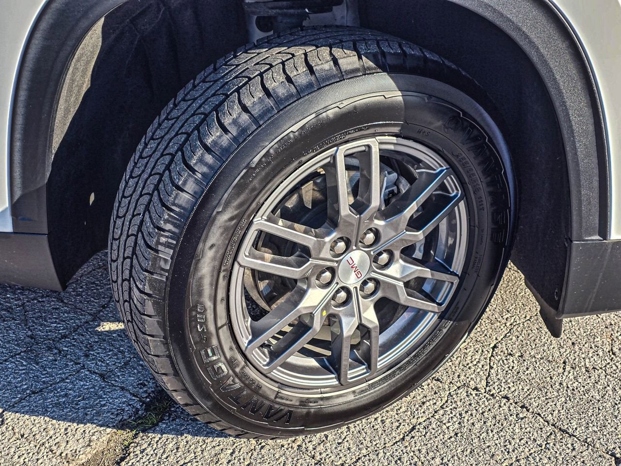2025 GMC Acadia Elevation - Photo 9