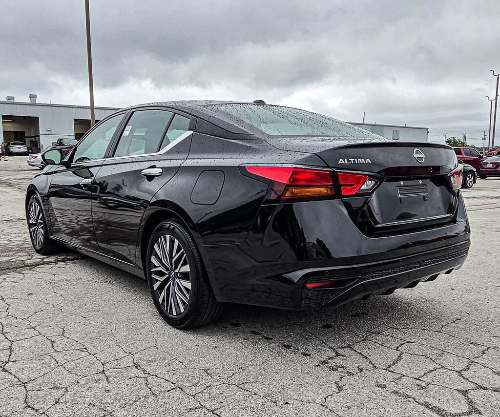 Used 2025 Nissan Altima SV FWD Sedan