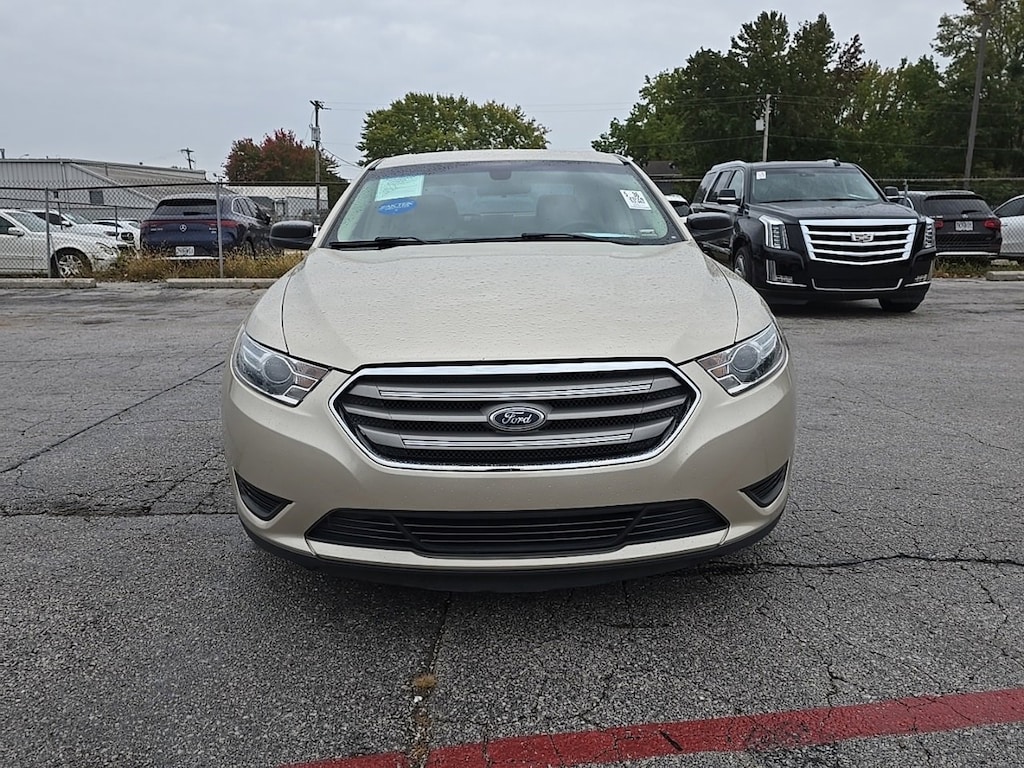 Used 2018 Ford Taurus SE Sedan