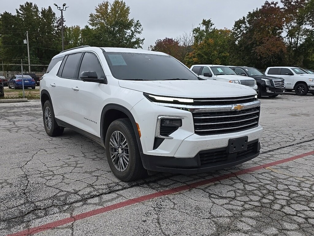 Used 2024 Chevrolet Traverse LT SUV