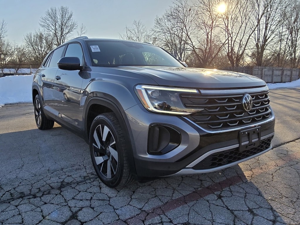 Used 2025 Volkswagen Atlas Cross Sport 2.0T SE w/Technology SUV