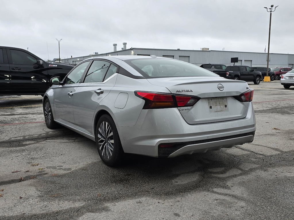 Used 2023 Nissan Altima 2.5 SV Sedan