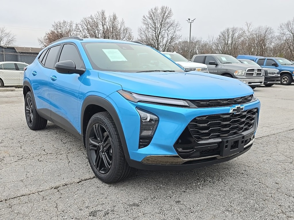 Used 2025 Chevrolet Trax Activ SUV