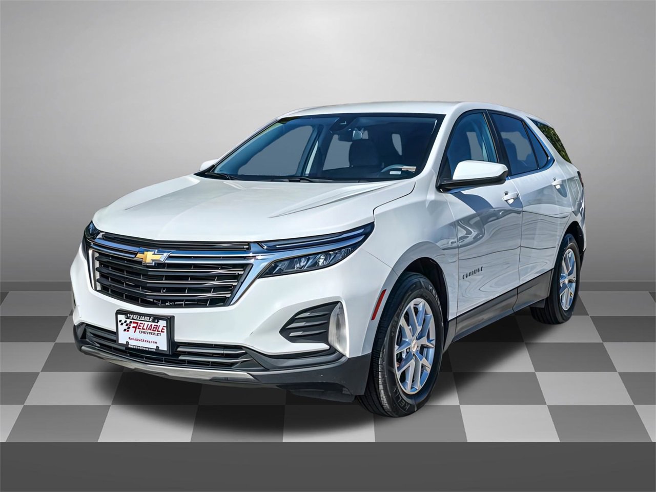 2023 Chevrolet Equinox LT photo 2