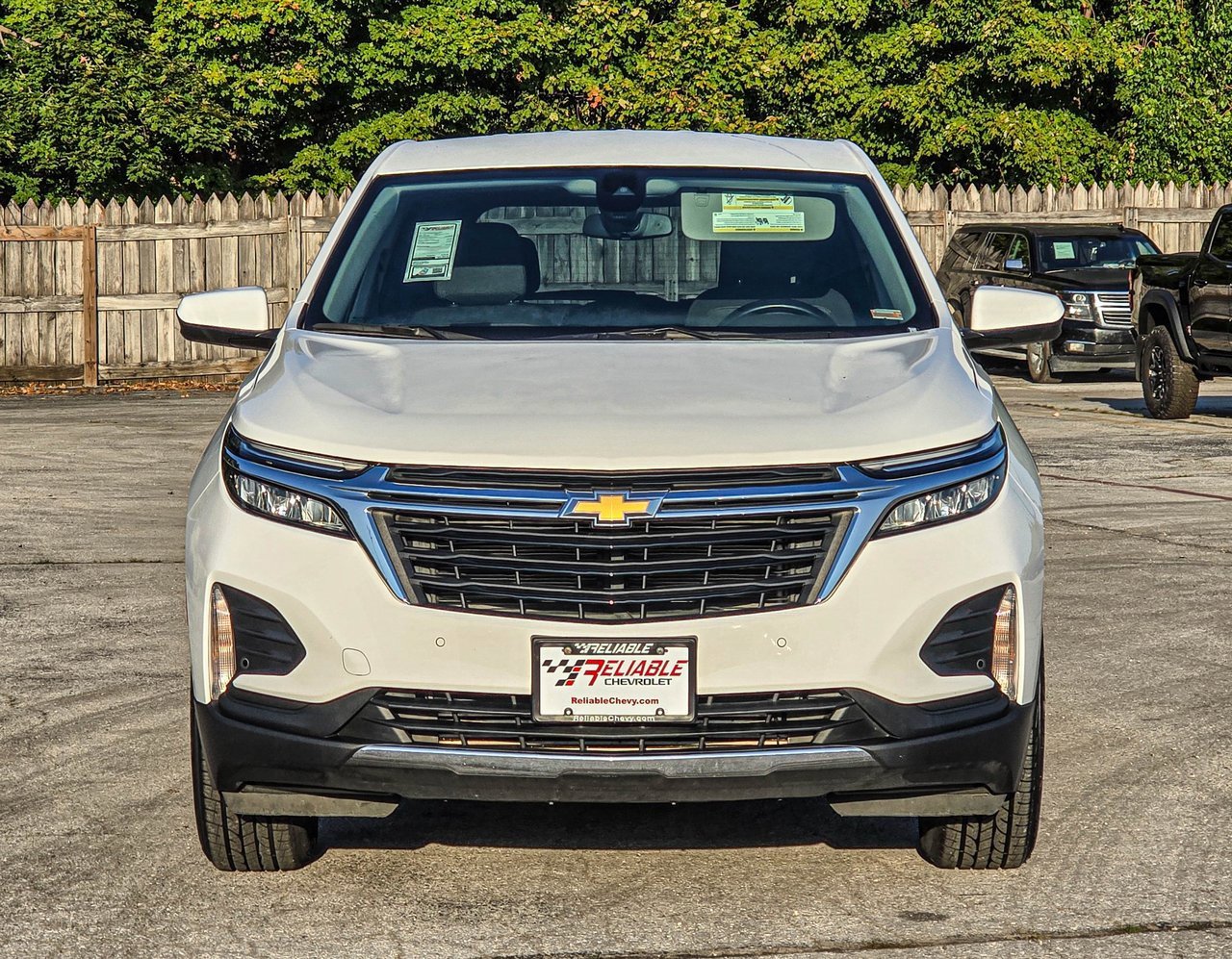 2024 Chevrolet Equinox LT photo 2