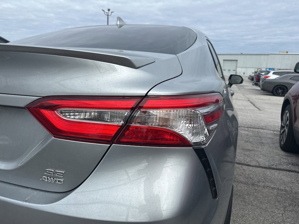 Used 2020 Toyota Camry SE Sedan