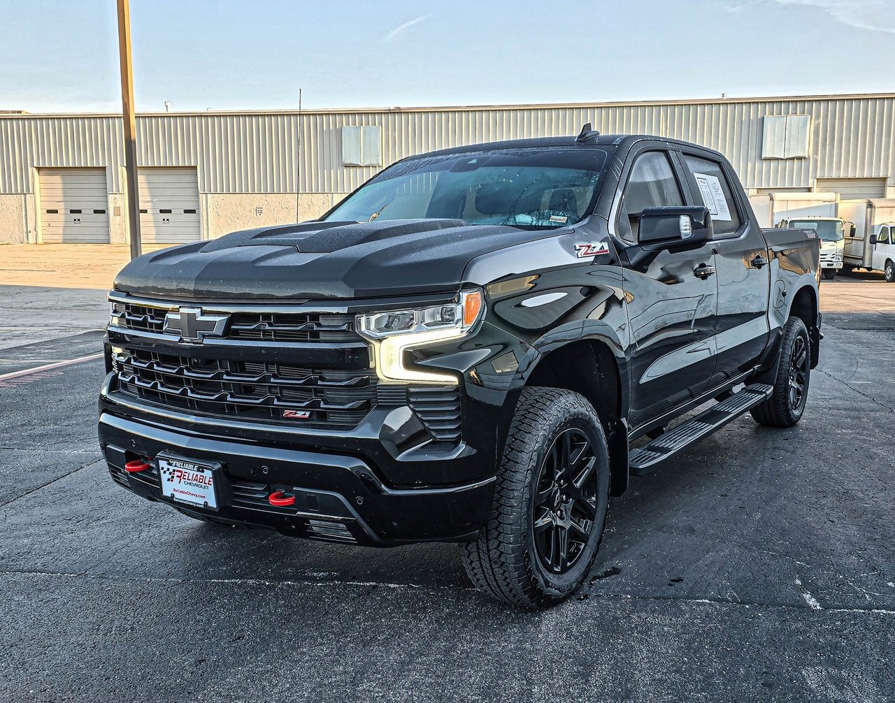 2025 Chevrolet Silverado 1500 LT Trail Boss photo 3