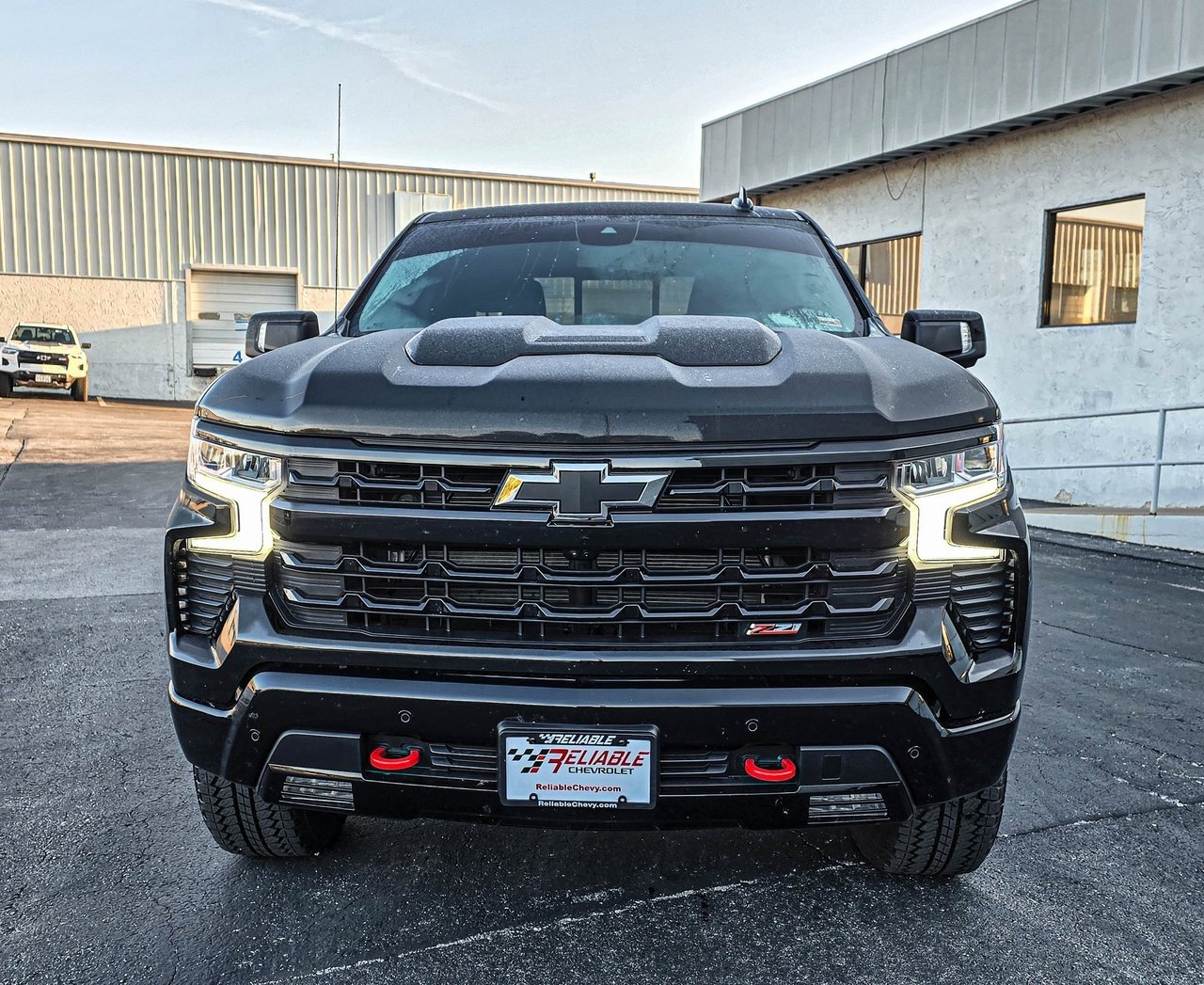 2025 Chevrolet Silverado 1500 LT Trail Boss photo 2