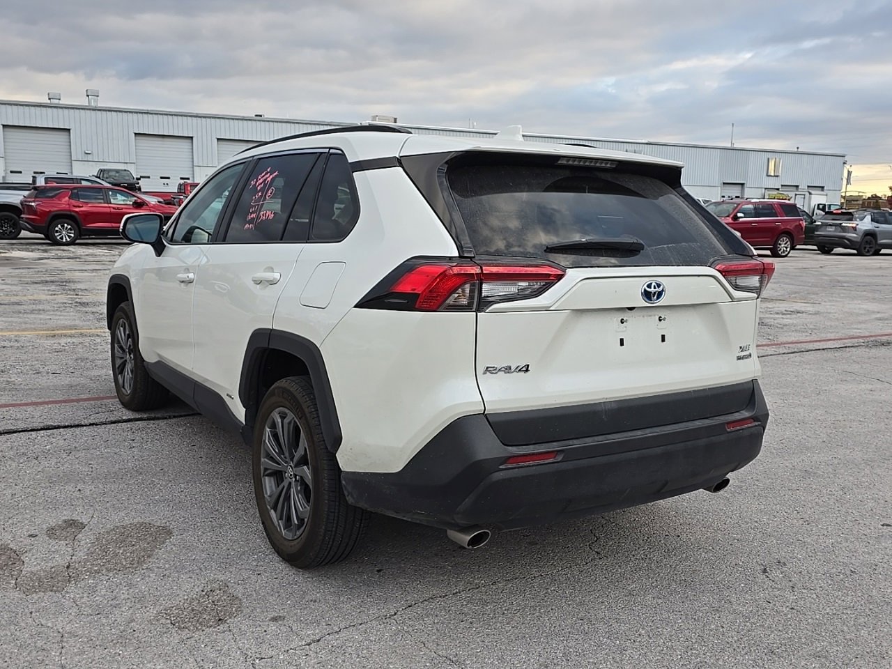 2022 Toyota RAV4 Hybrid XLE Premium photo 3