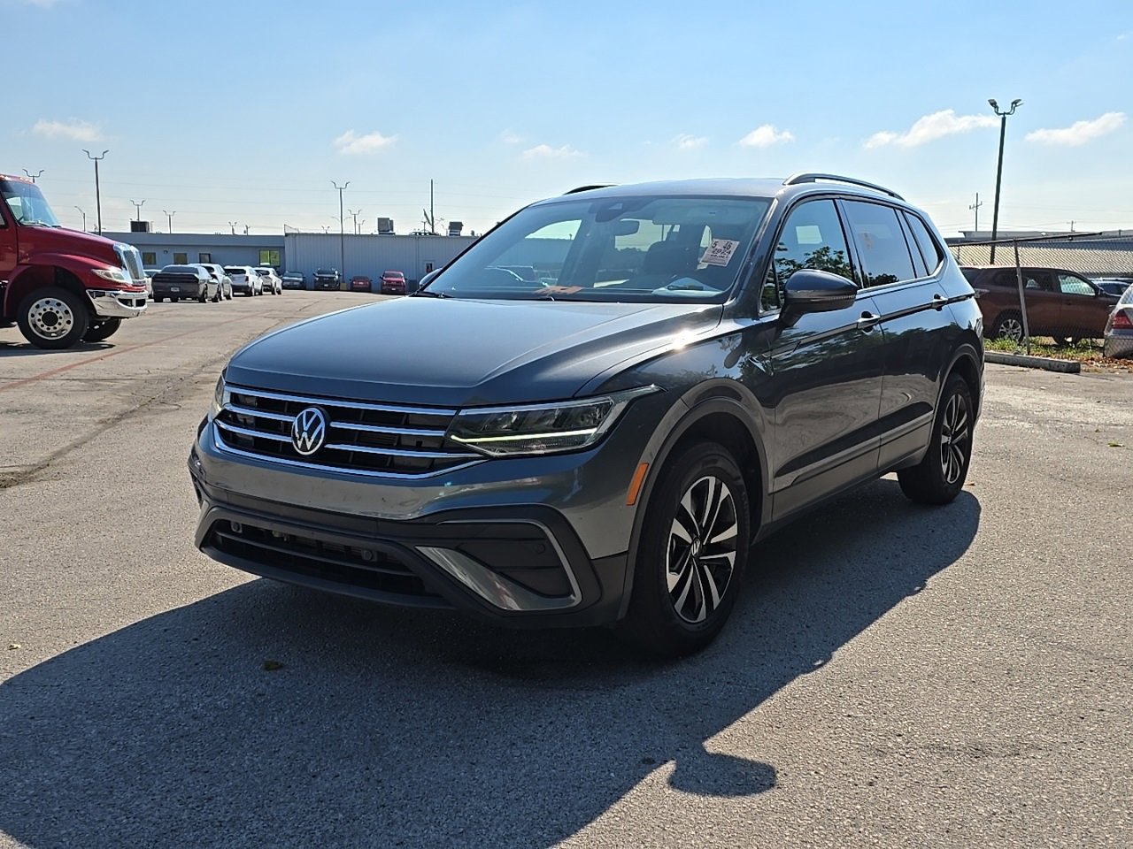 2024 Volkswagen Tiguan S photo 3