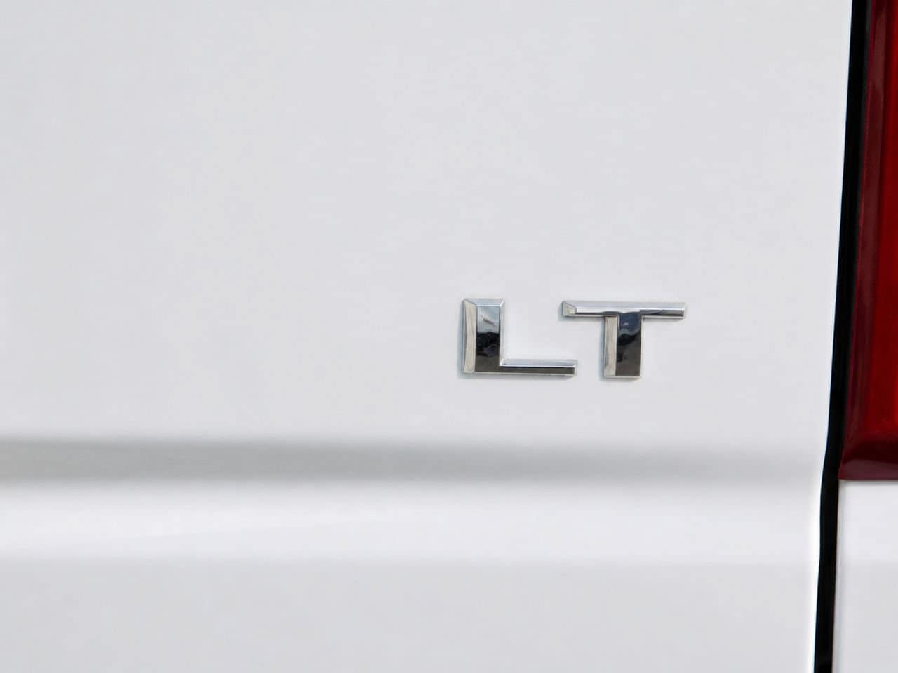 Used 2020 Summit White Chevrolet LT image 10