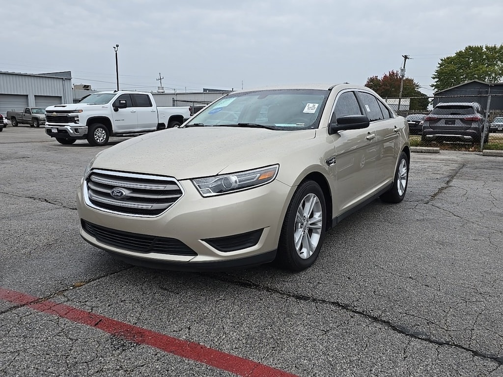 Used 2018 Ford Taurus SE Sedan