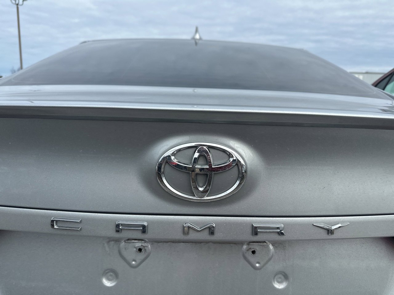 2020 Toyota Camry SE photo 4