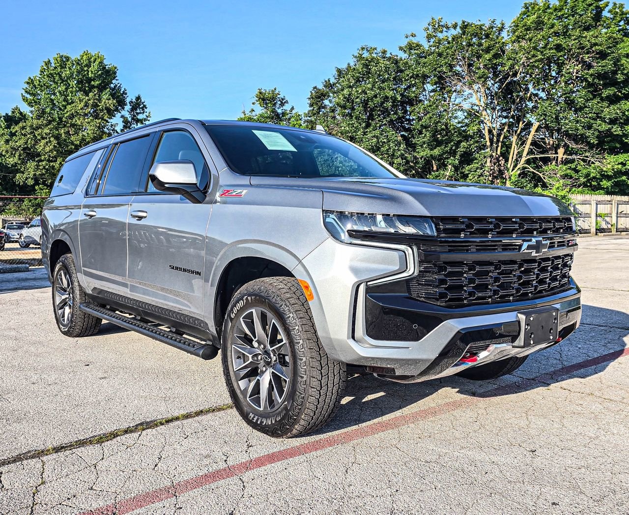 2023 Chevrolet Suburban 4WD 1500 Z71's photo