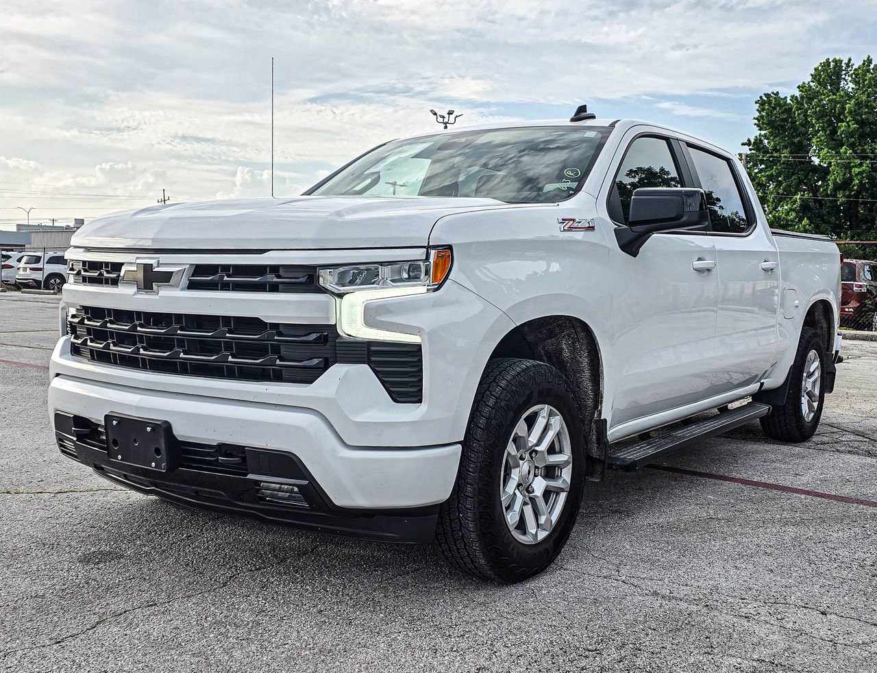 Used 2024 Summit White Chevrolet RST image 2