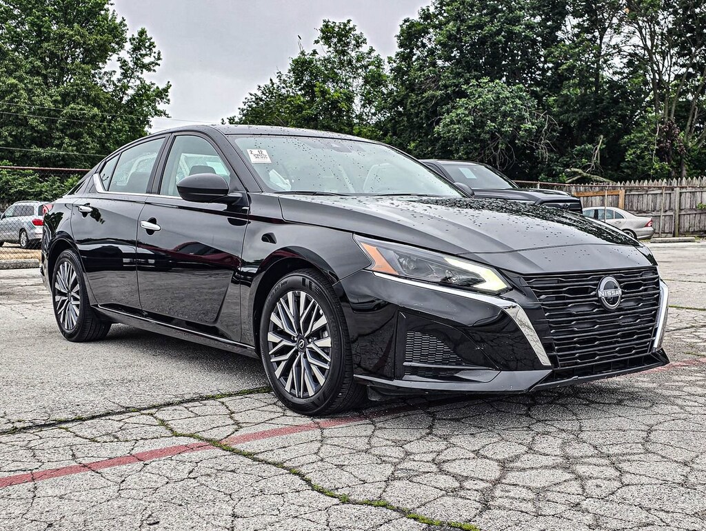 Used 2025 Nissan Altima SV FWD Sedan