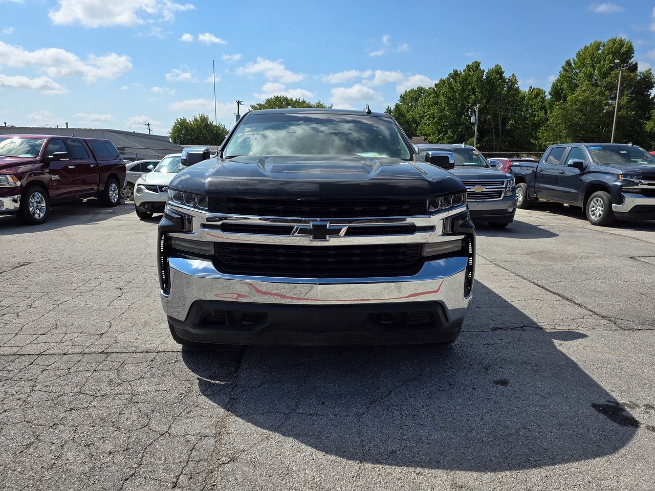 Used 2019 Chevrolet Silverado 1500 LT with VIN 1GCUYDED6KZ131090 for sale in Springfield, MO