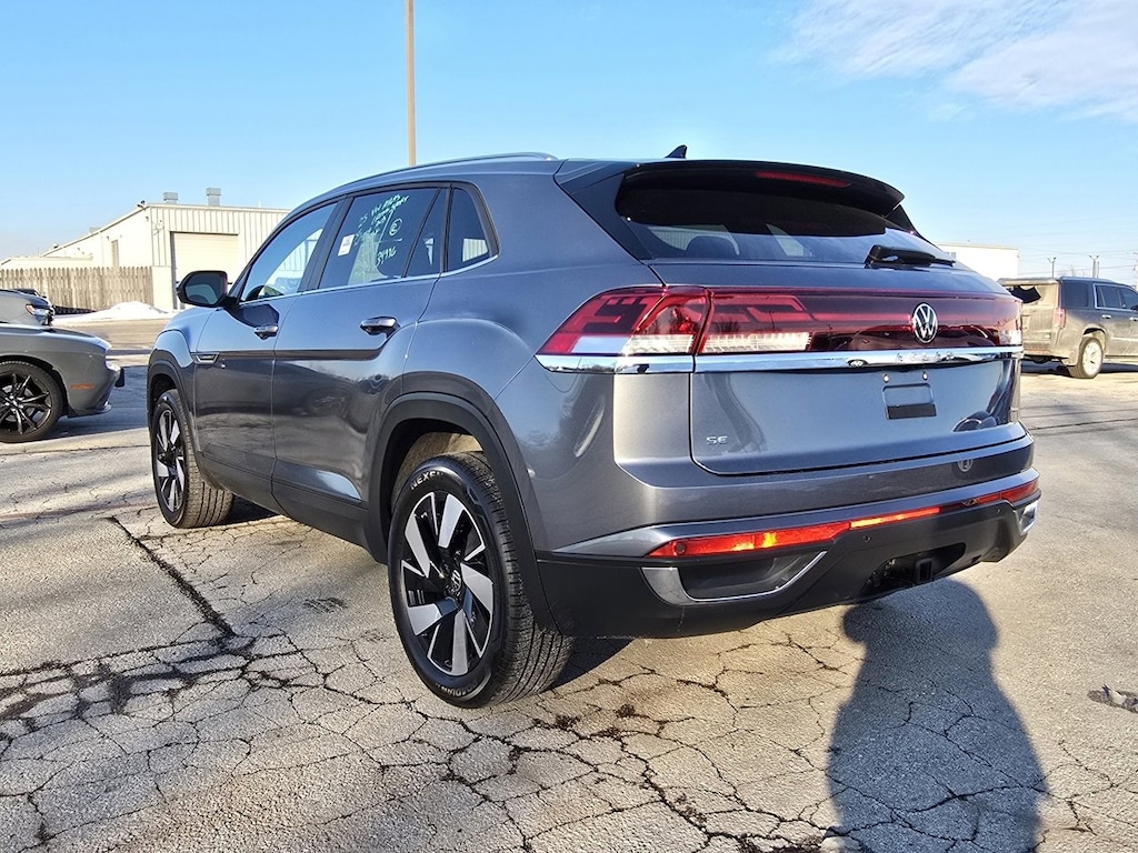 Used 2025 Volkswagen Atlas Cross Sport 2.0T SE w/Technology SUV