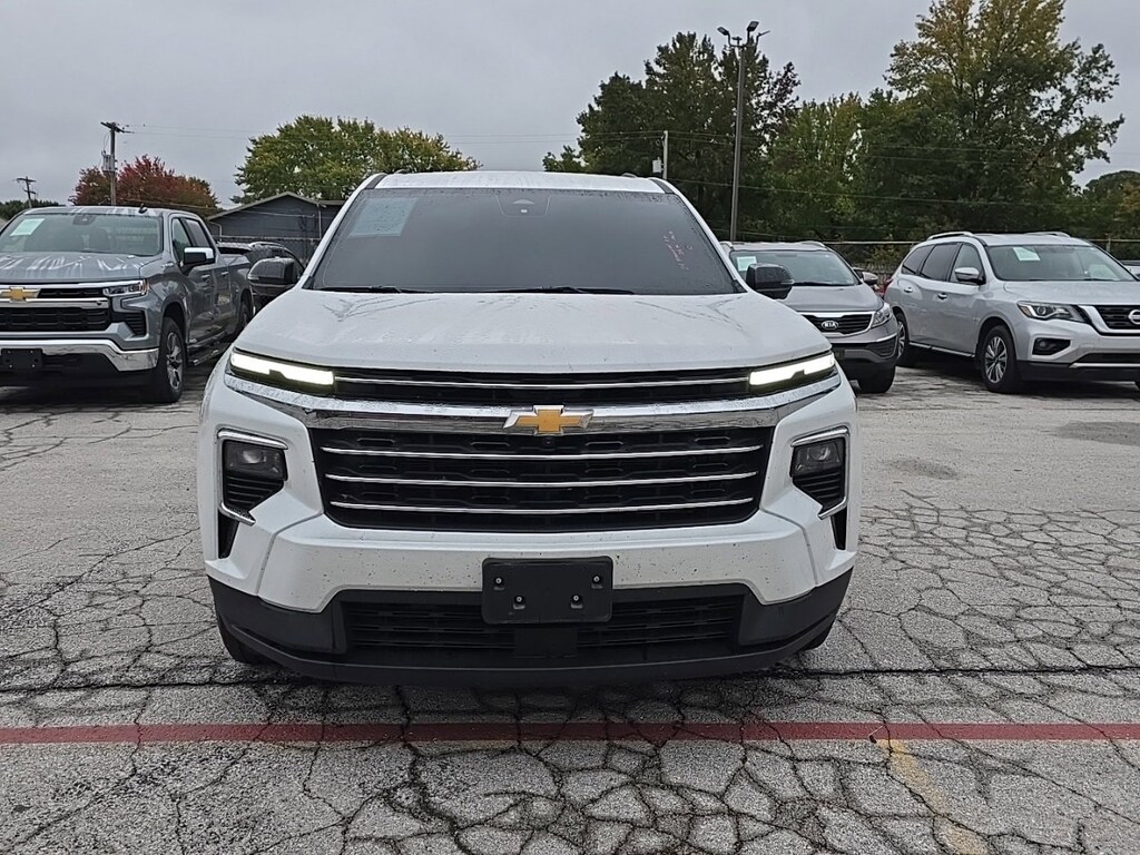 Used 2024 Chevrolet Traverse LT SUV