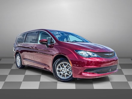 2023 Chrysler Voyager LX Van Passenger Van