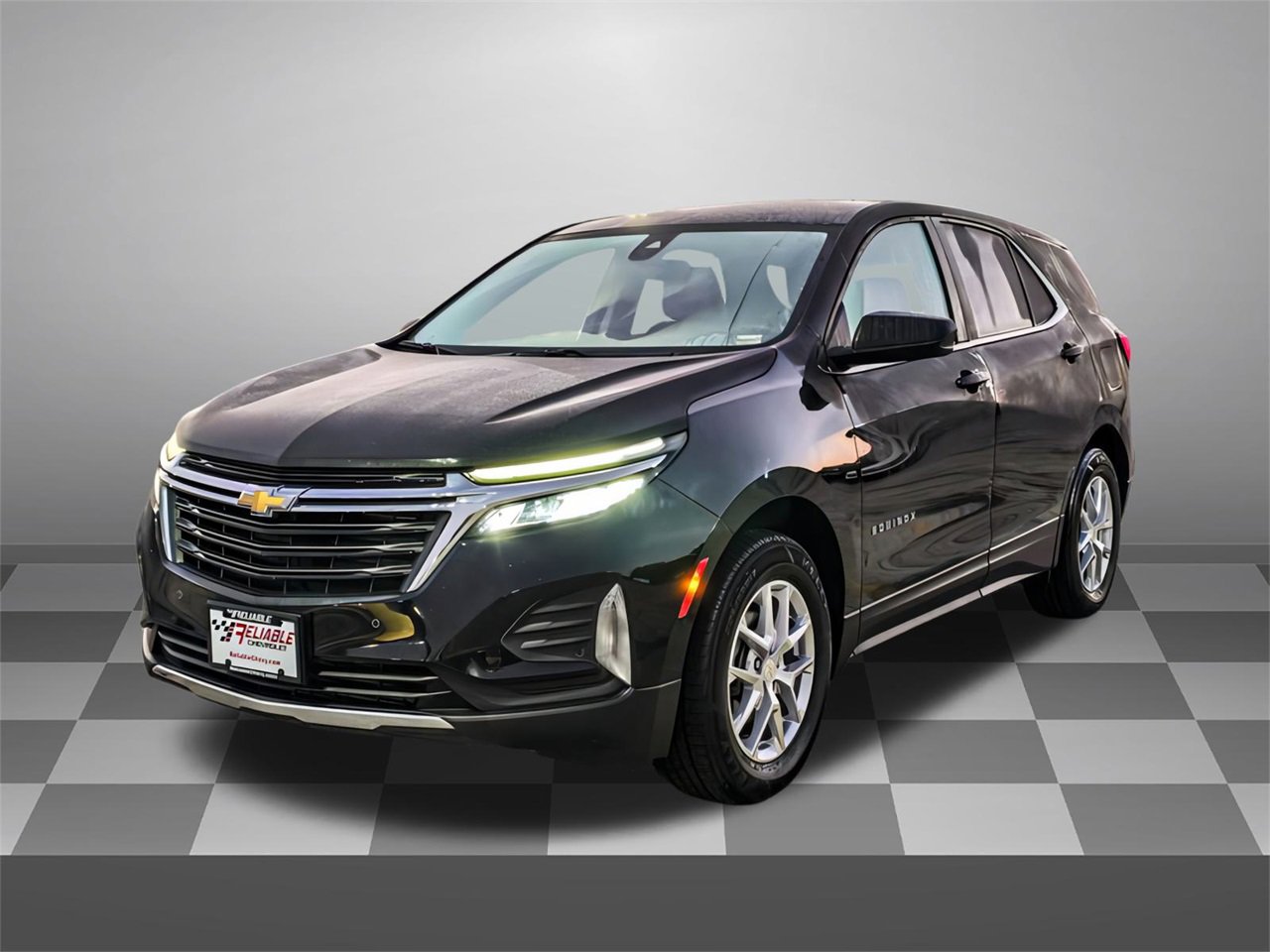 2024 Chevrolet Equinox LT photo 3