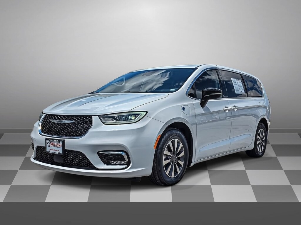Used 2024 Chrysler Pacifica Plug-In Hybrid Select Van Passenger Van