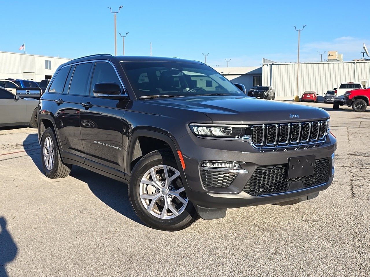 2022 Jeep Grand Cherokee Limited's photo