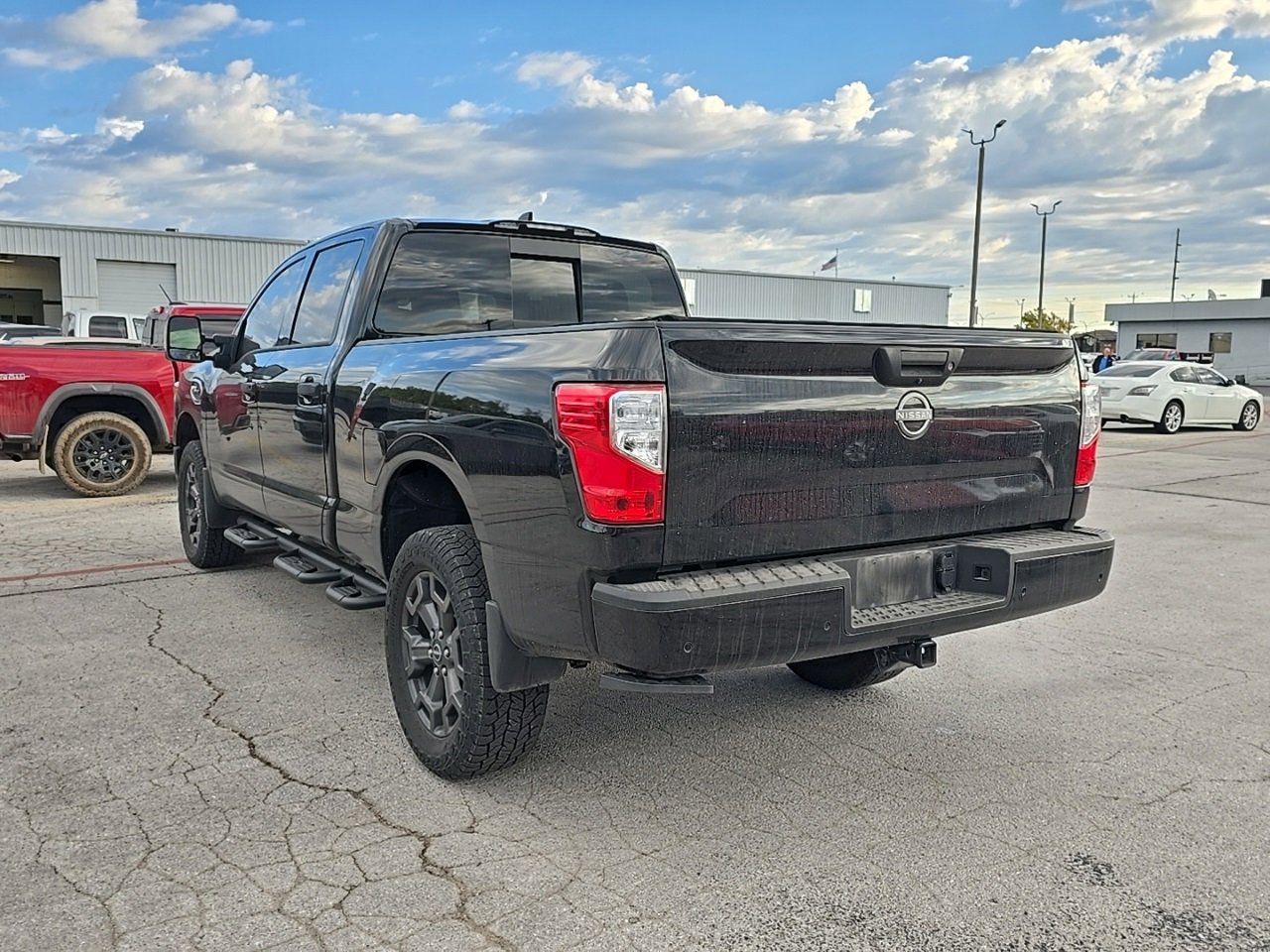 2024 Nissan Titan SV photo 3
