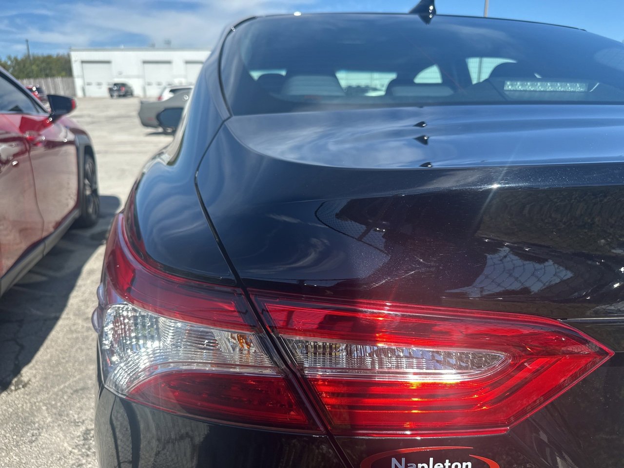 2020 Toyota Camry Hybrid LE photo 4