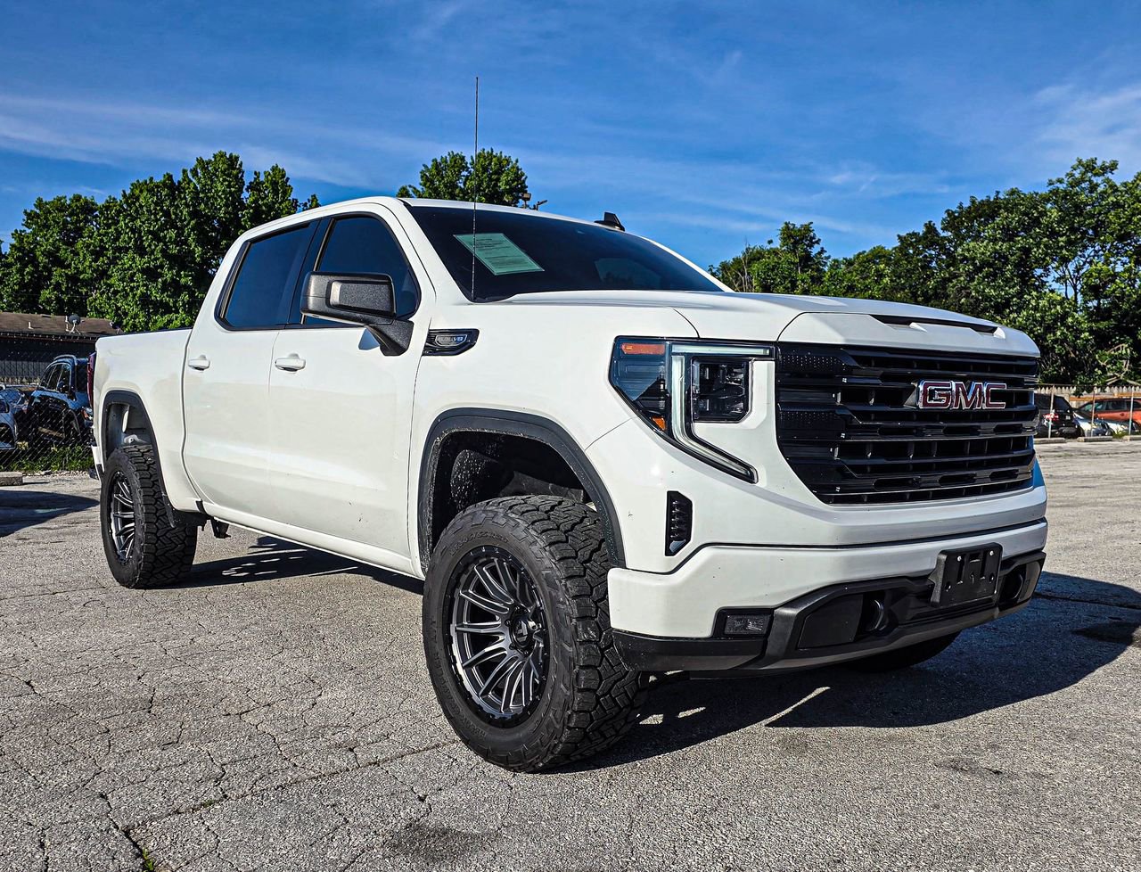 2026 GMC Sierra 4WD Crew Cab Short Box Elevation's photo