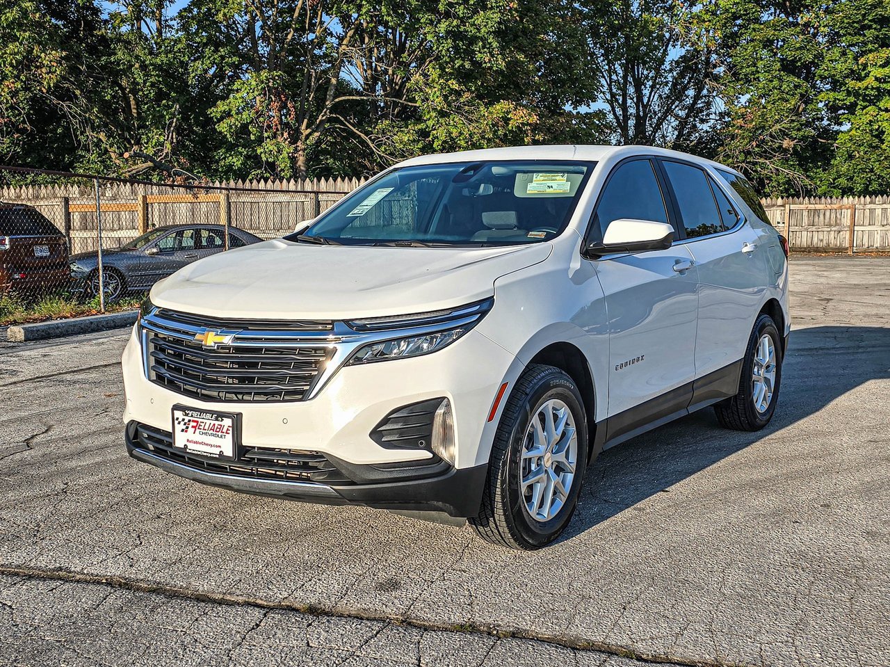 2024 Chevrolet Equinox LT photo 3